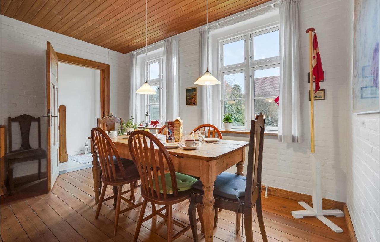 Lovely Home In Sonderborg With Kitchen Exterior foto