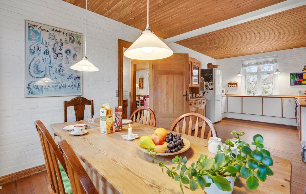 Lovely Home In Sonderborg With Kitchen Exterior foto